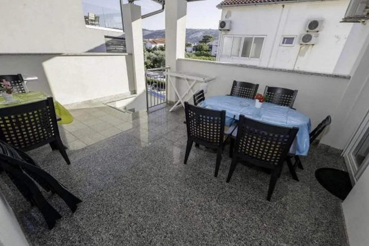 Apartments Stefica Lopar