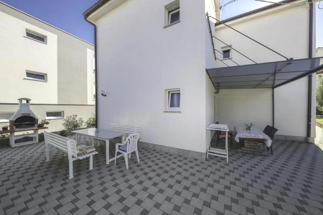 Apartments Stefica Lopar